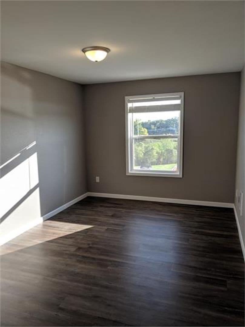 Alexandria Apartment: 1770 10th Ave East