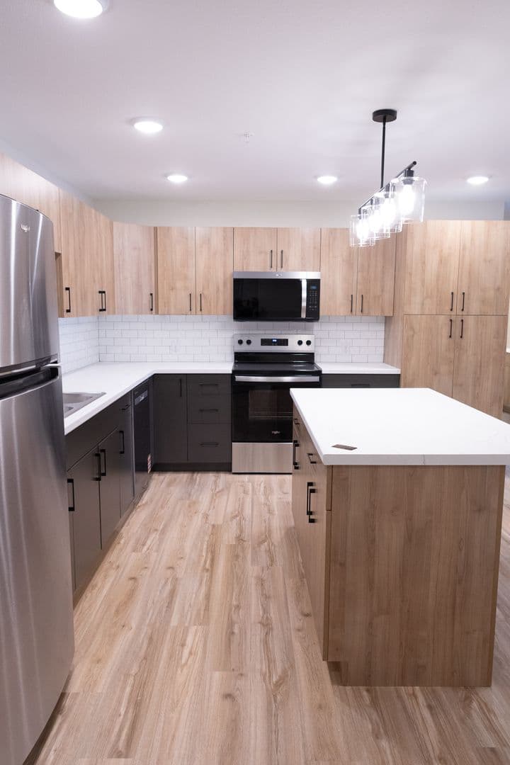 Alexandria Apartment: 1825 Oakview Ave SE