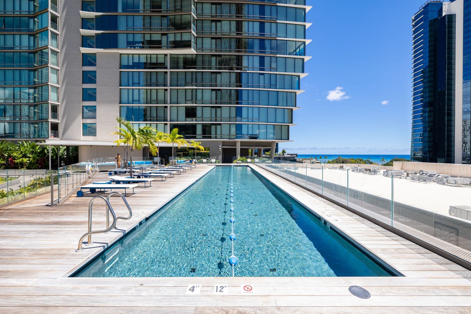 Honolulu Condo: 1001 Queen St. #4007