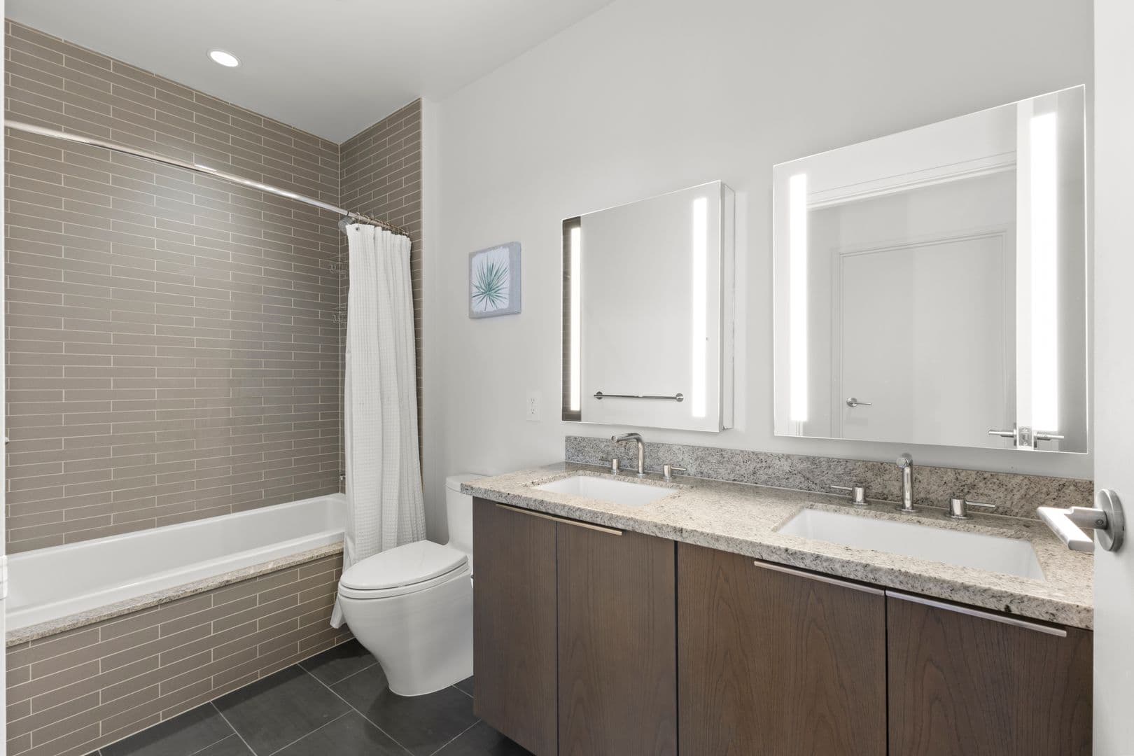 Honolulu Condo: 1001 Queen St. #4007