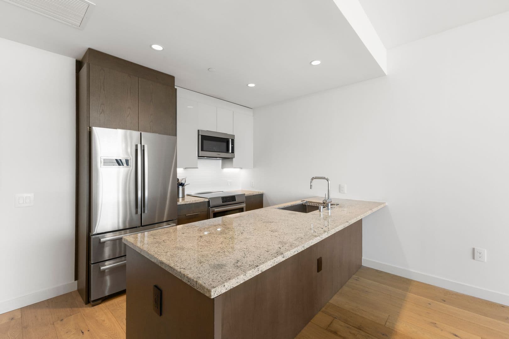 Honolulu Condo: 1001 Queen St. #4007
