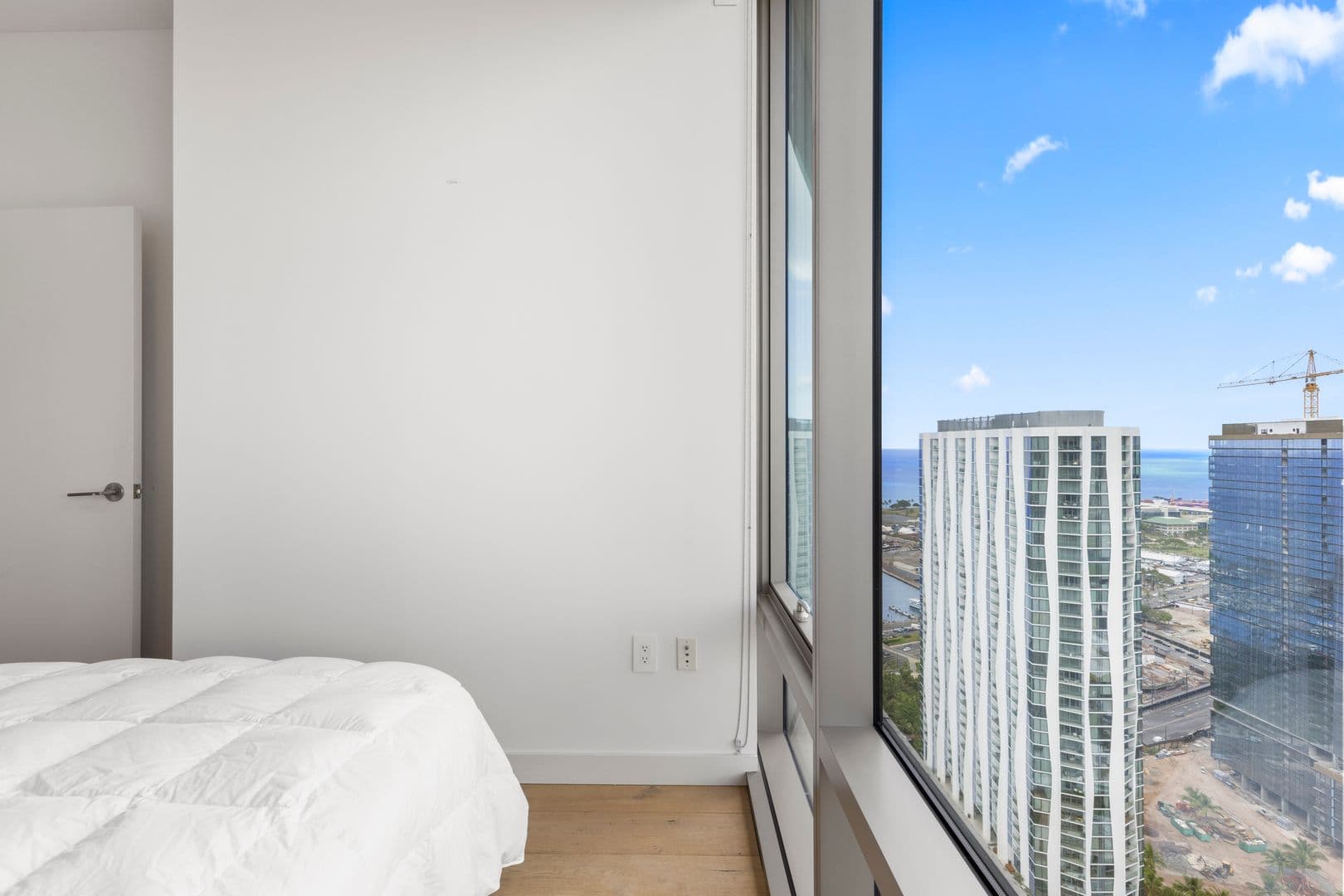 Honolulu Condo: 1001 Queen St. #4007