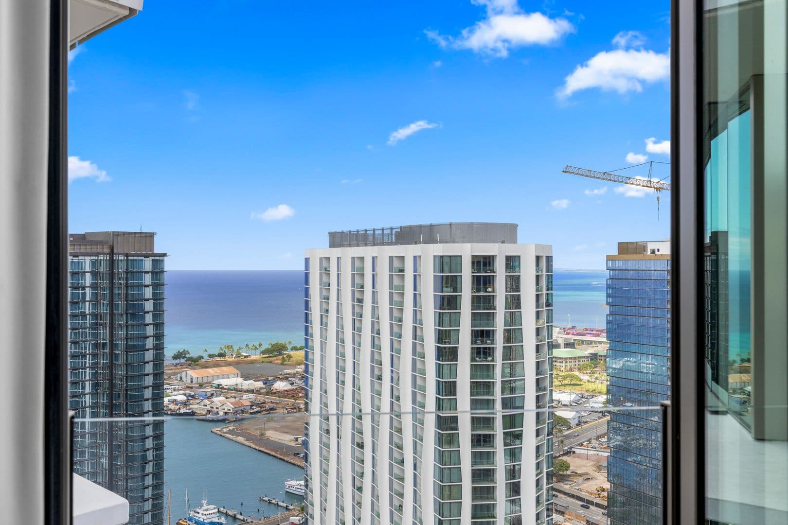 Honolulu Condo: 1001 Queen St. #4007