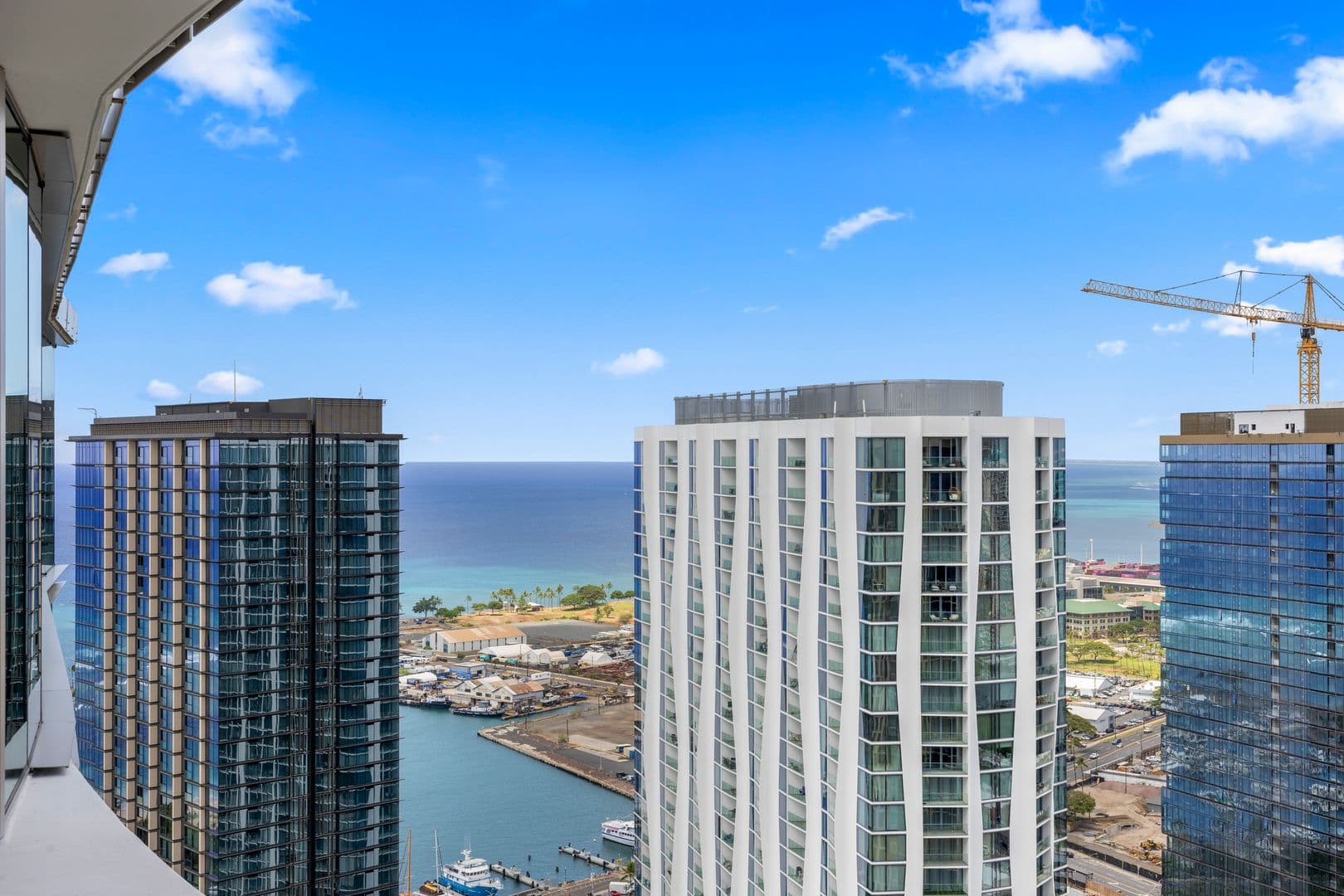 Honolulu Condo: 1001 Queen St. #4007