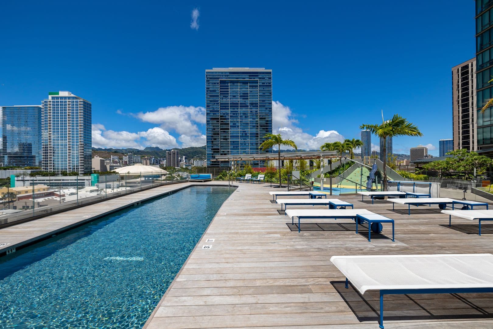 Honolulu Condo: 1001 Queen St. #4007