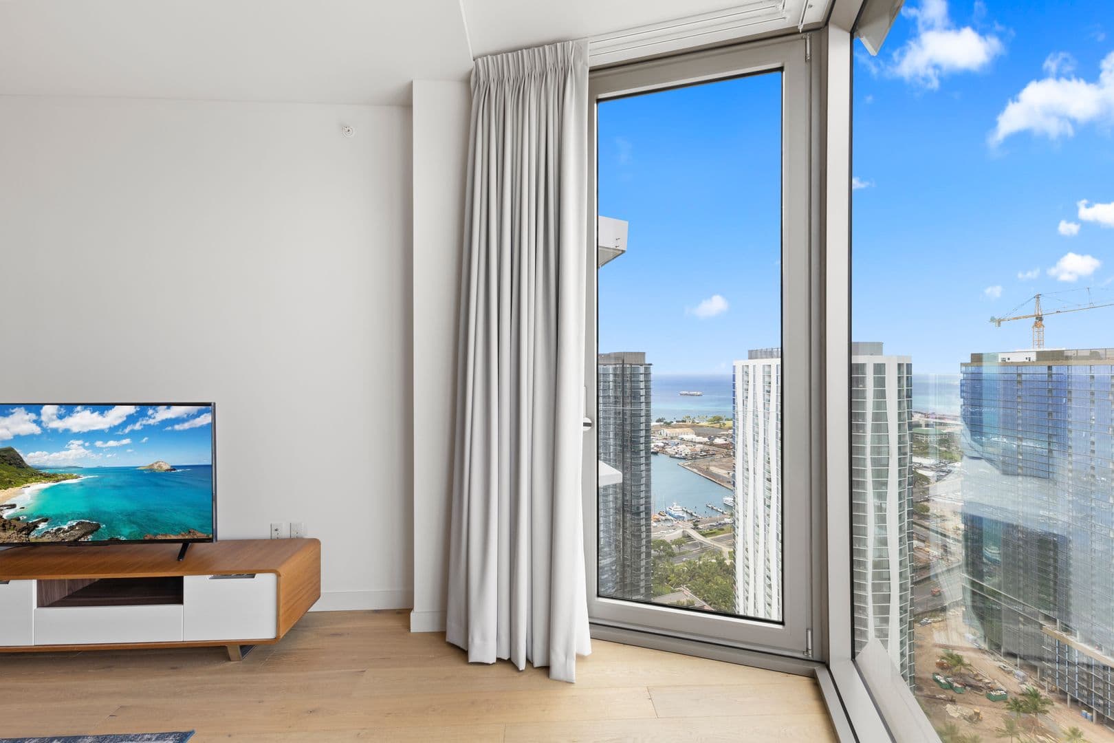 Honolulu Condo: 1001 Queen St. #4007