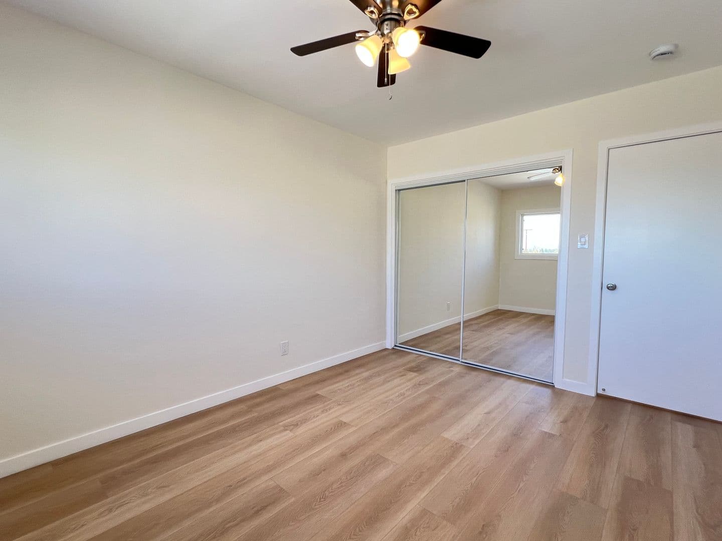 Lomita Apartment: 25326 Oak Street