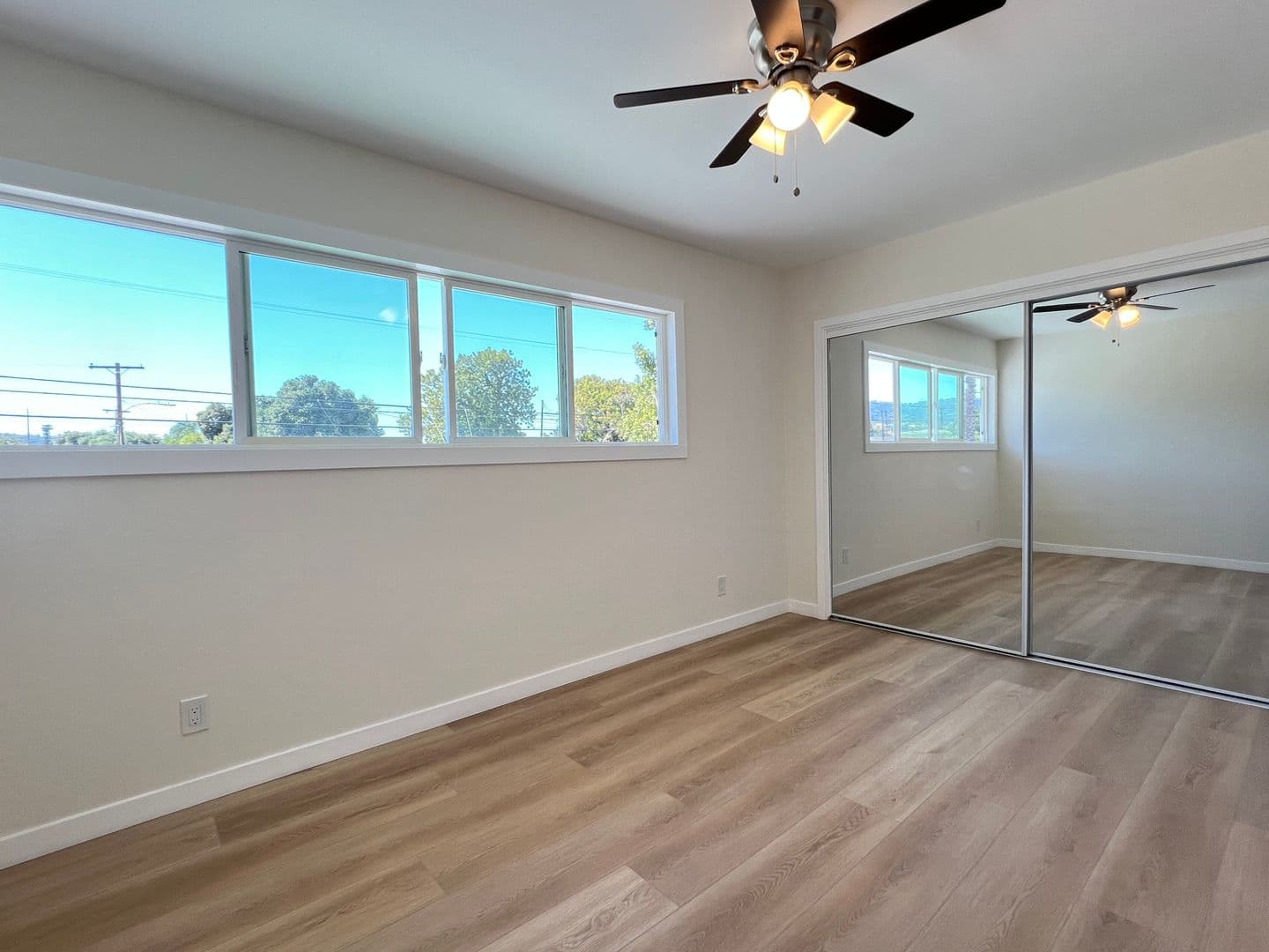 Lomita Apartment: 25326 Oak Street