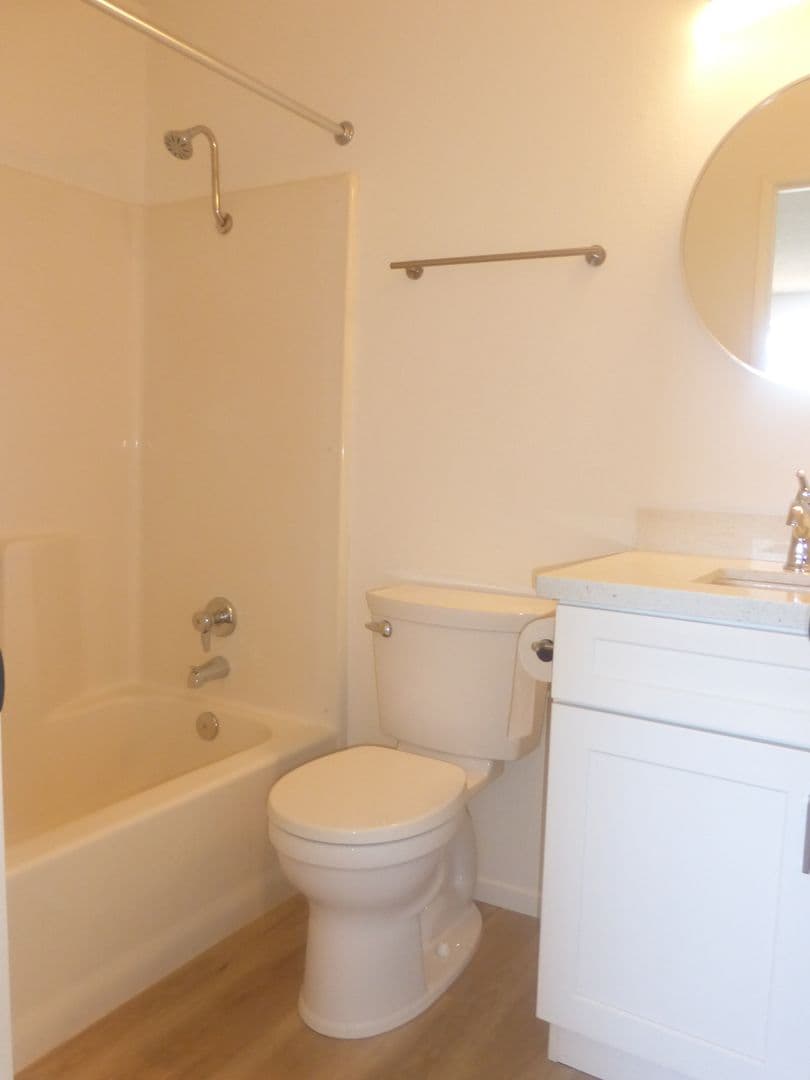 San Pedro Apartment: 673 W 20th Street
