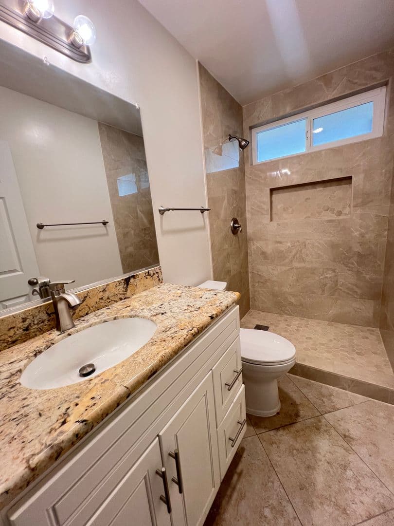 San Pedro Apartment: 777 West 14th Street