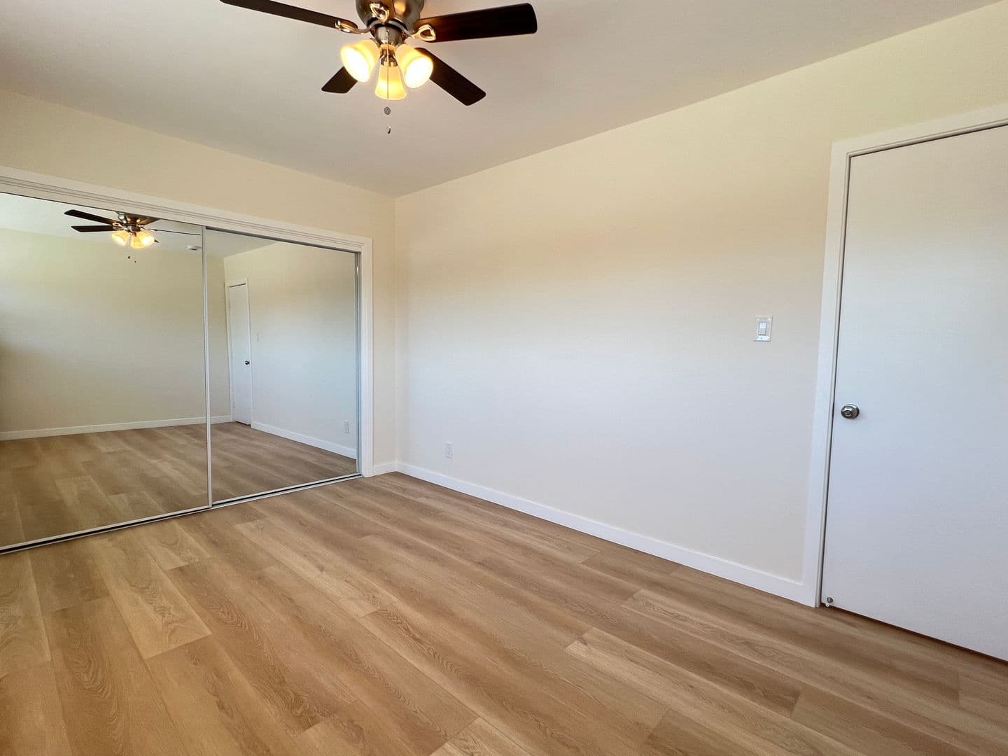 Lomita Apartment: 25326 Oak Street