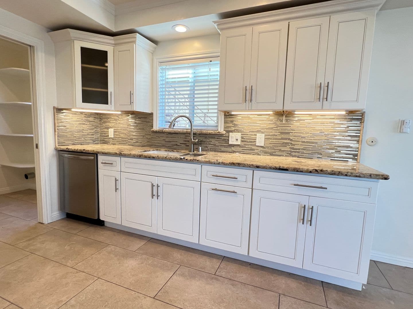 San Pedro Apartment: 777 West 14th Street