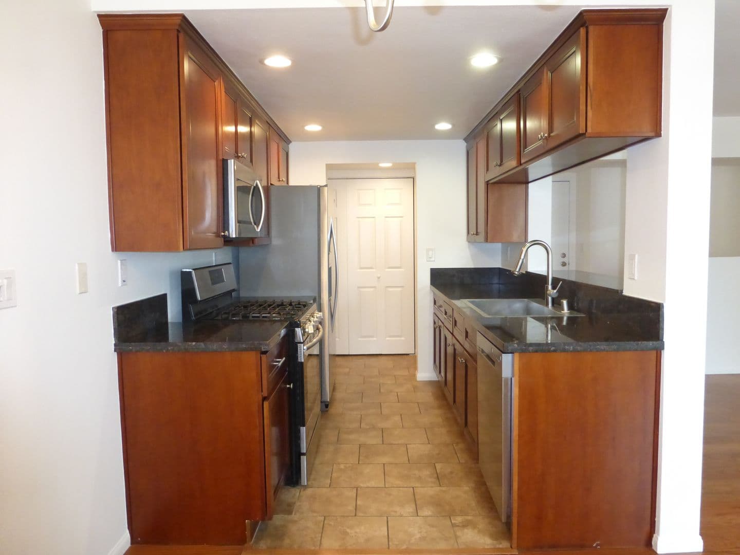 San Pedro Condo: 28006 S Western Ave #254