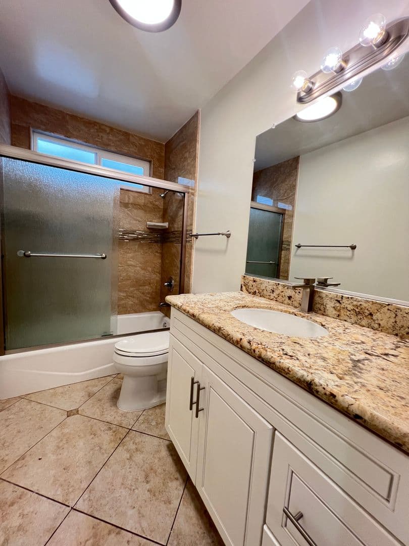 San Pedro Apartment: 777 West 14th Street