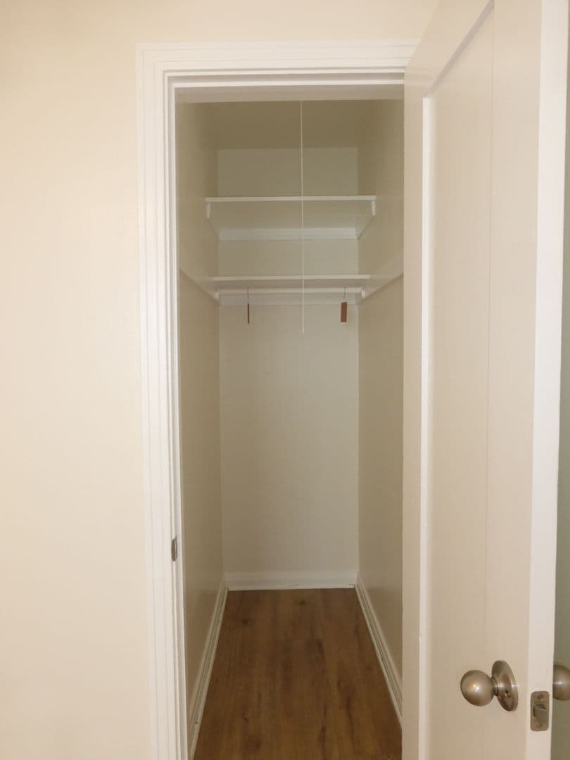 San Pedro Apartment: 1263-1265-1/2 West 8th Street