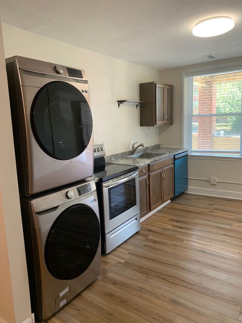lees summit Apartment: P.O.Box 6693  Lee Summit ,Missouri 64064