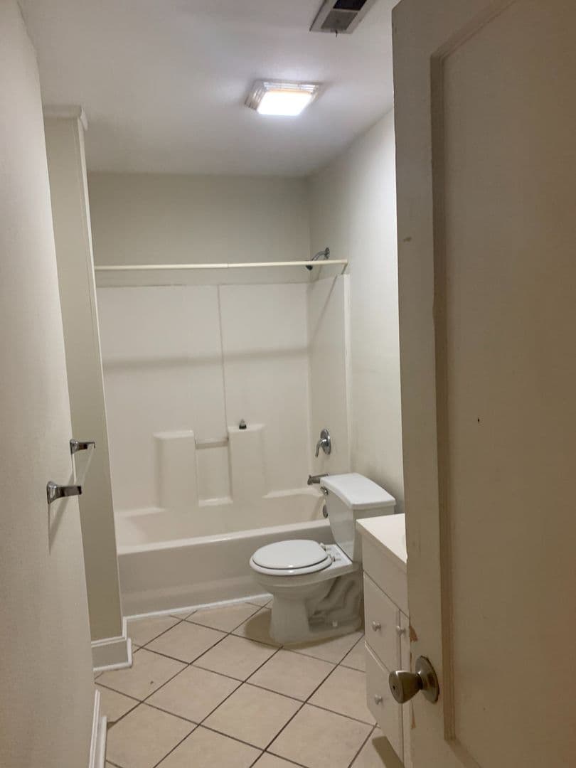 lees summit Apartment: P.O.Box 6693  Lee Summit ,Missouri 64064
