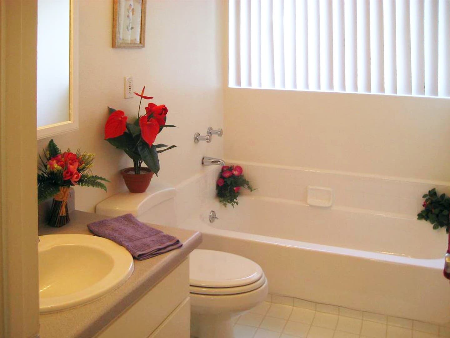 Long Beach Apartment: 4530-4550 Montair Ave. / 5424 Arbor Rd.