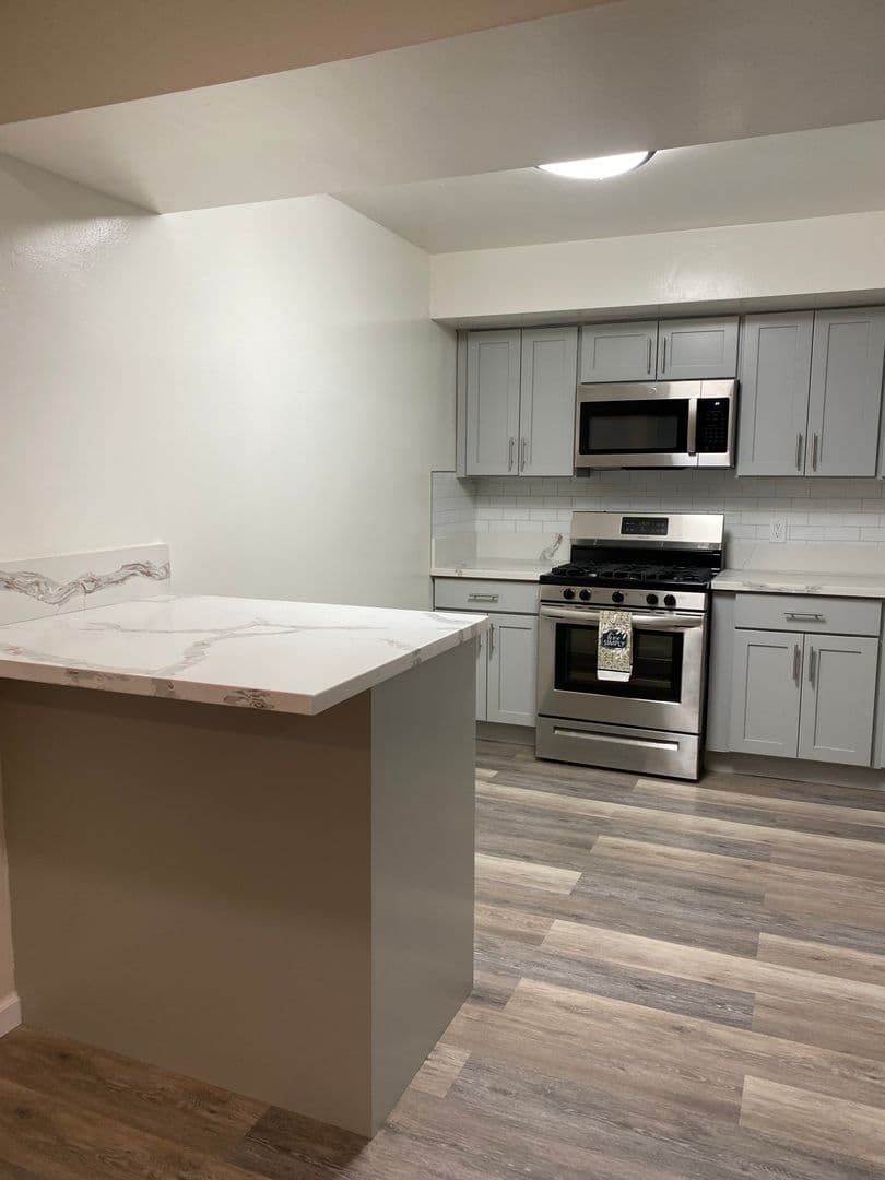 Downey Apartment: 7860 Stewart & Gray Rd.