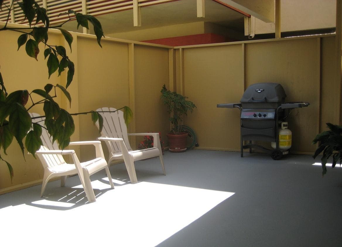 Long Beach Apartment: 4530-4550 Montair Ave. / 5424 Arbor Rd.