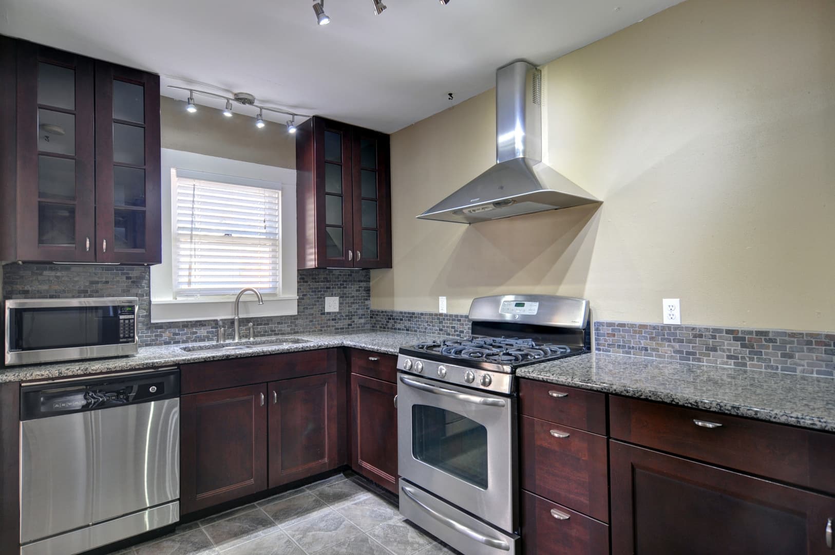 Fort Worth House: 4128 Pershing Ave