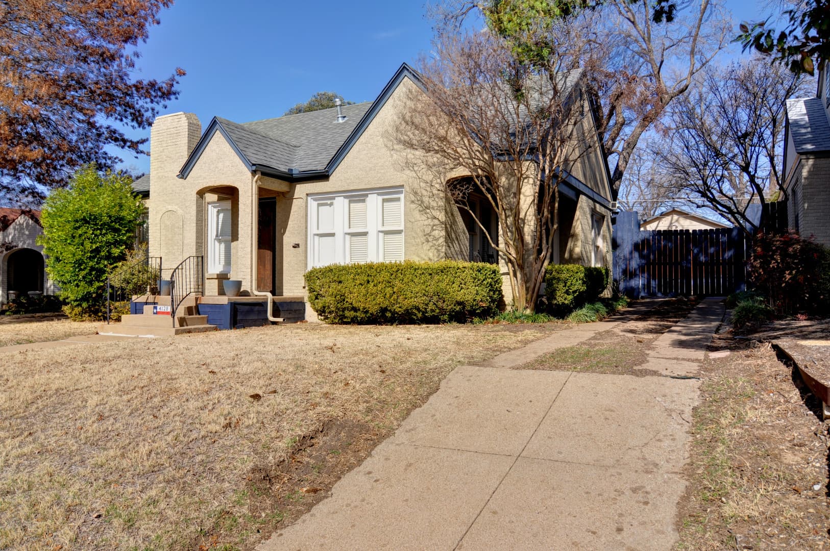 Fort Worth House: 4128 Pershing Ave