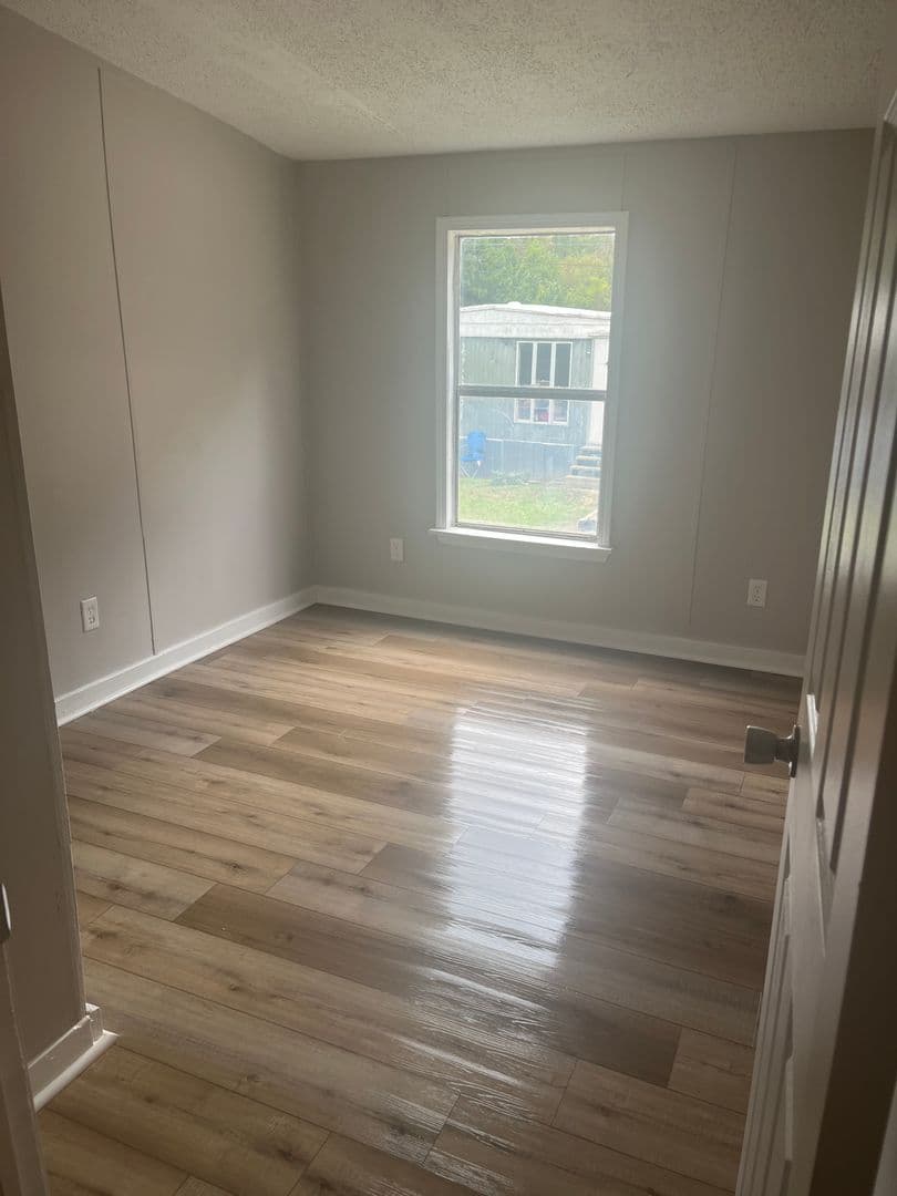 Talladega Apartment: 611 Broadway Avenue