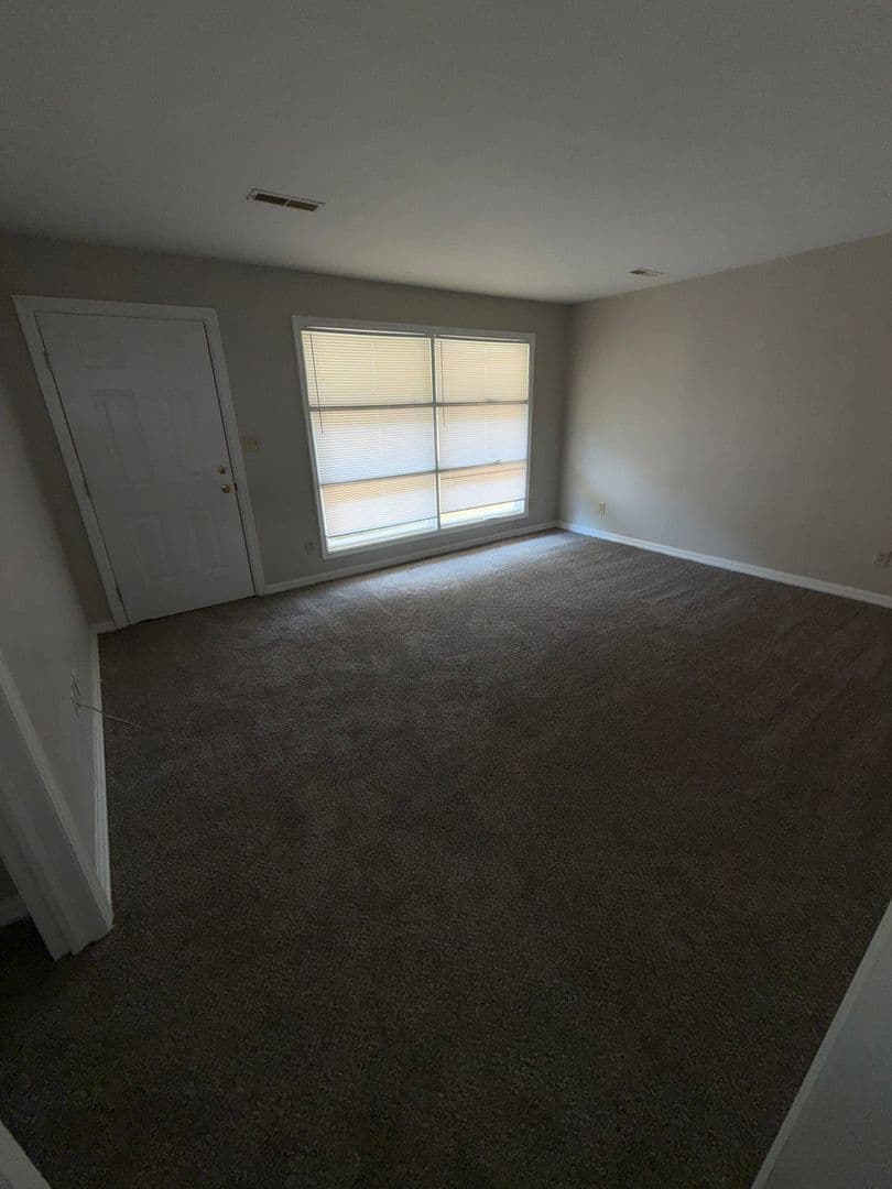 Florence Apartment: 1204 Graham Ave