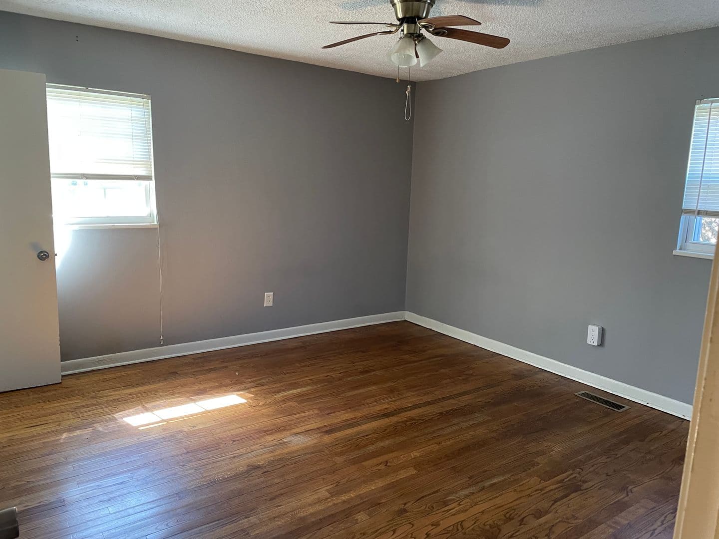 Muscle Shoals House: 1104 Waverly Ave  Muscle Shoals, AL 35661