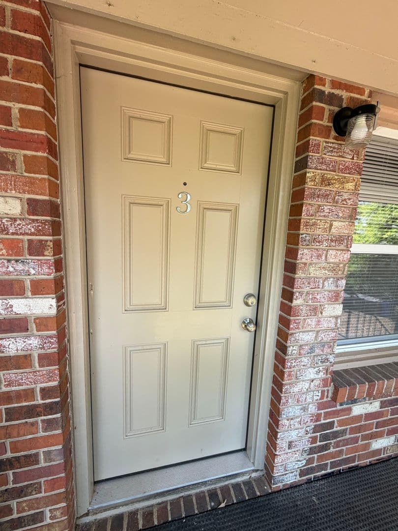 Florence Apartment: 724 Kendrick St