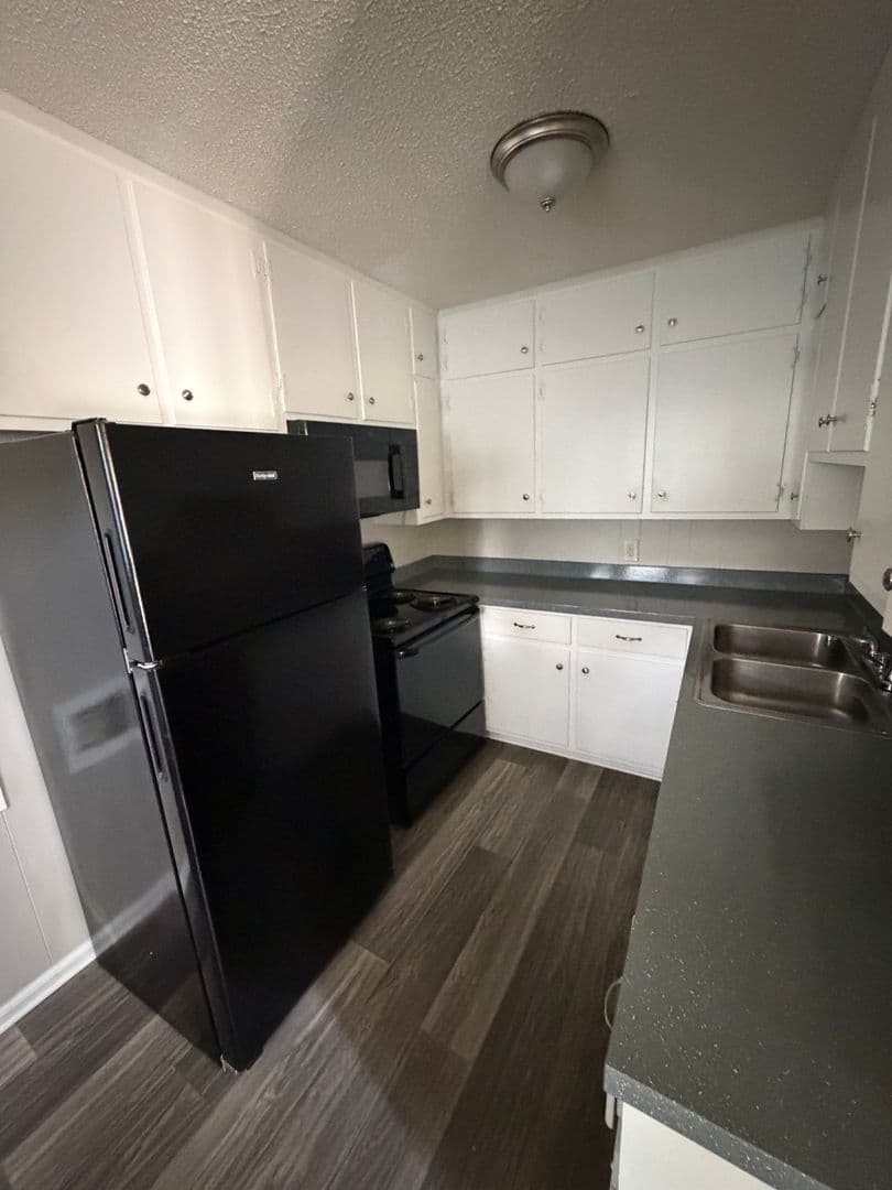 Florence Apartment: 724 Kendrick St