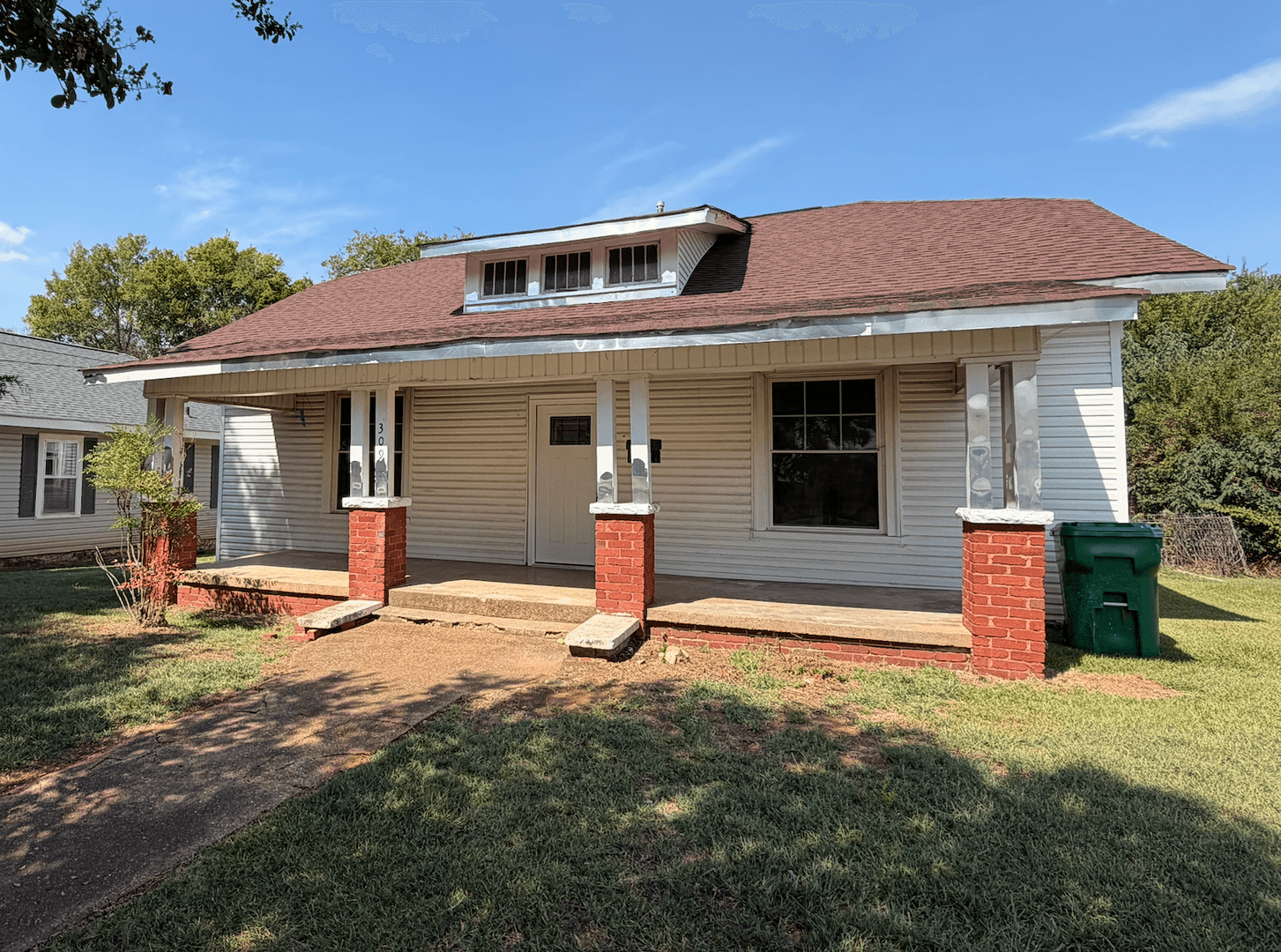 Tuscumbia House: 309 East 2nd Sreet