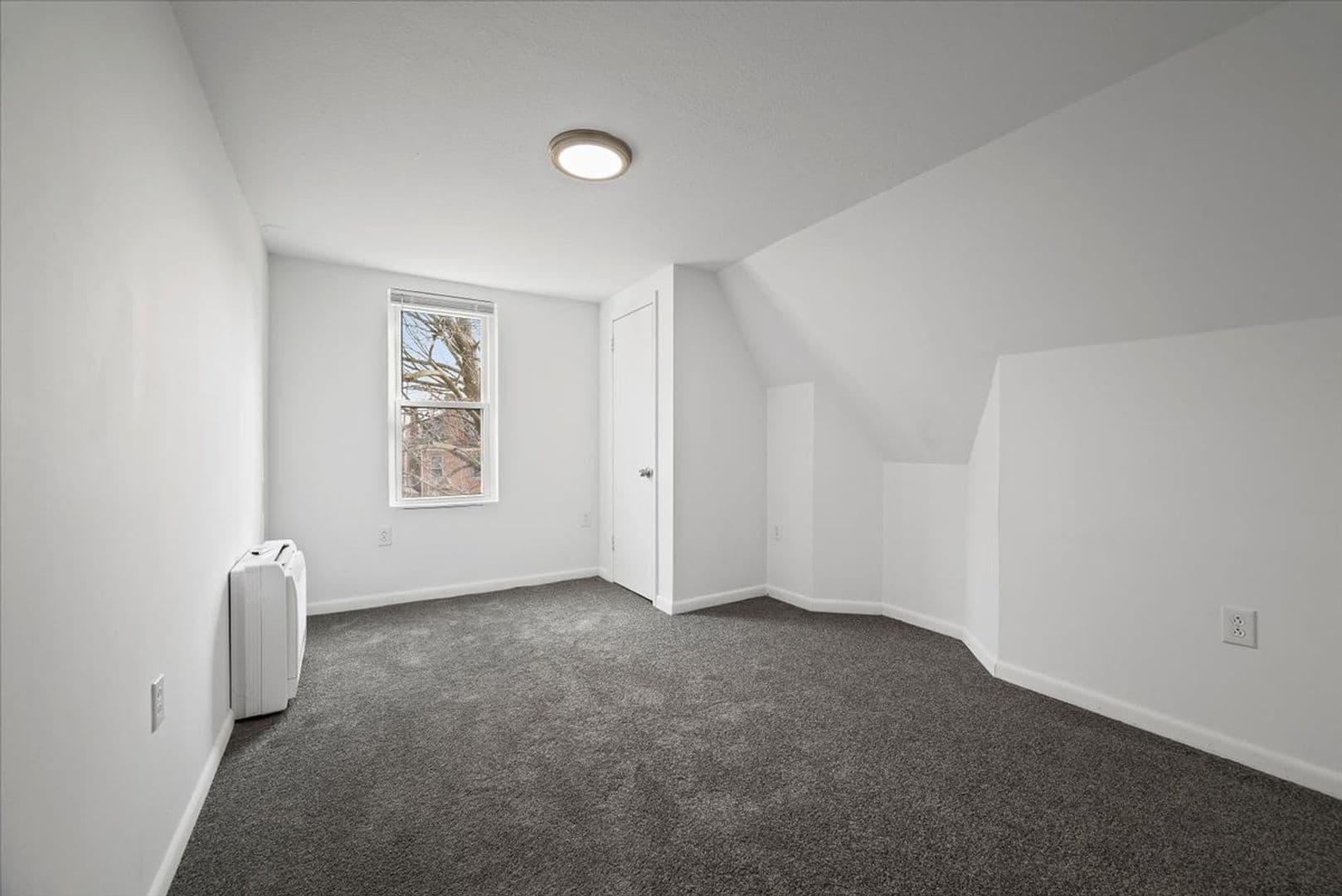 Pittsburgh Apartment: 612 North Saint Clair Street