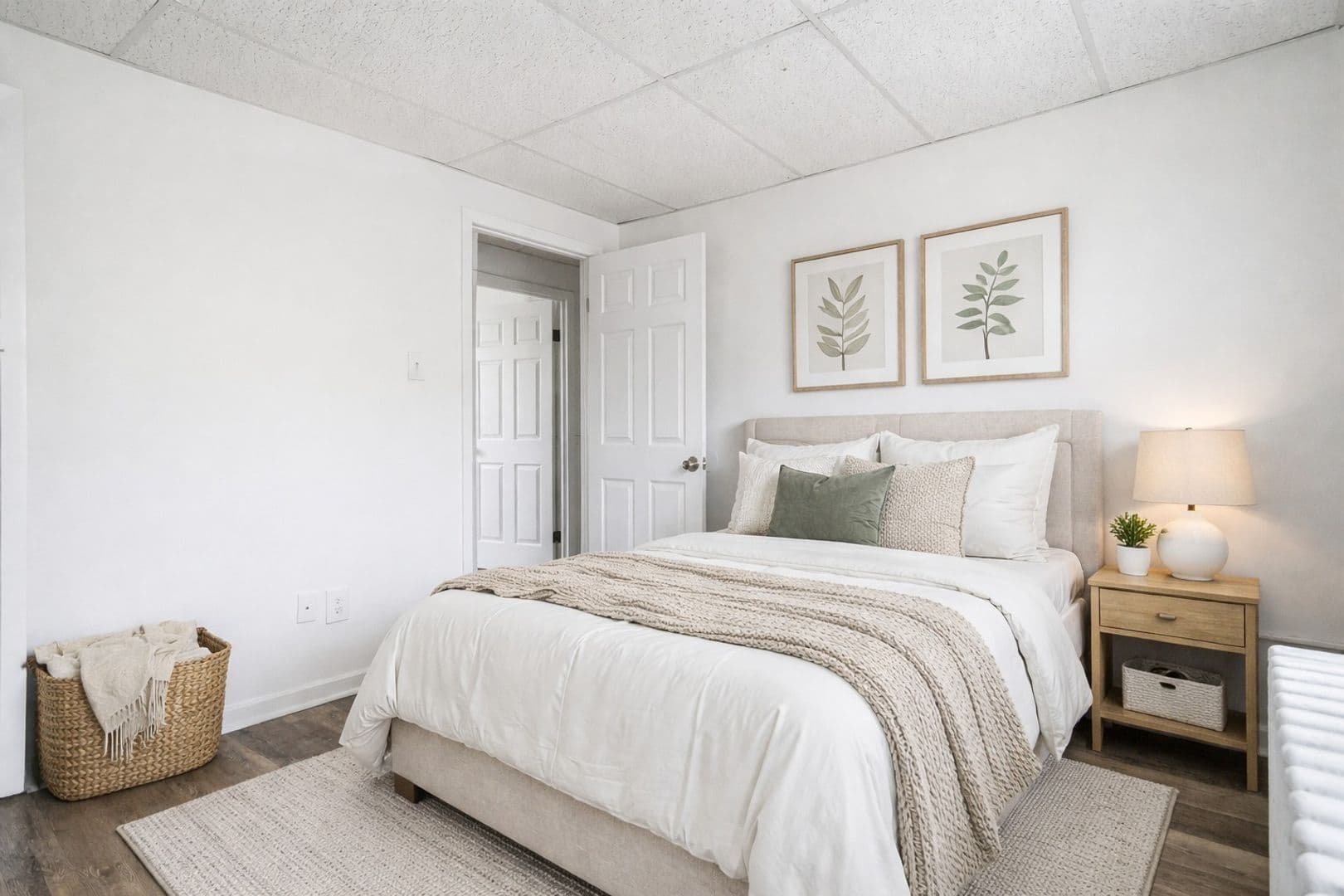 Homestead Apartment: 126 W 9th Avenue