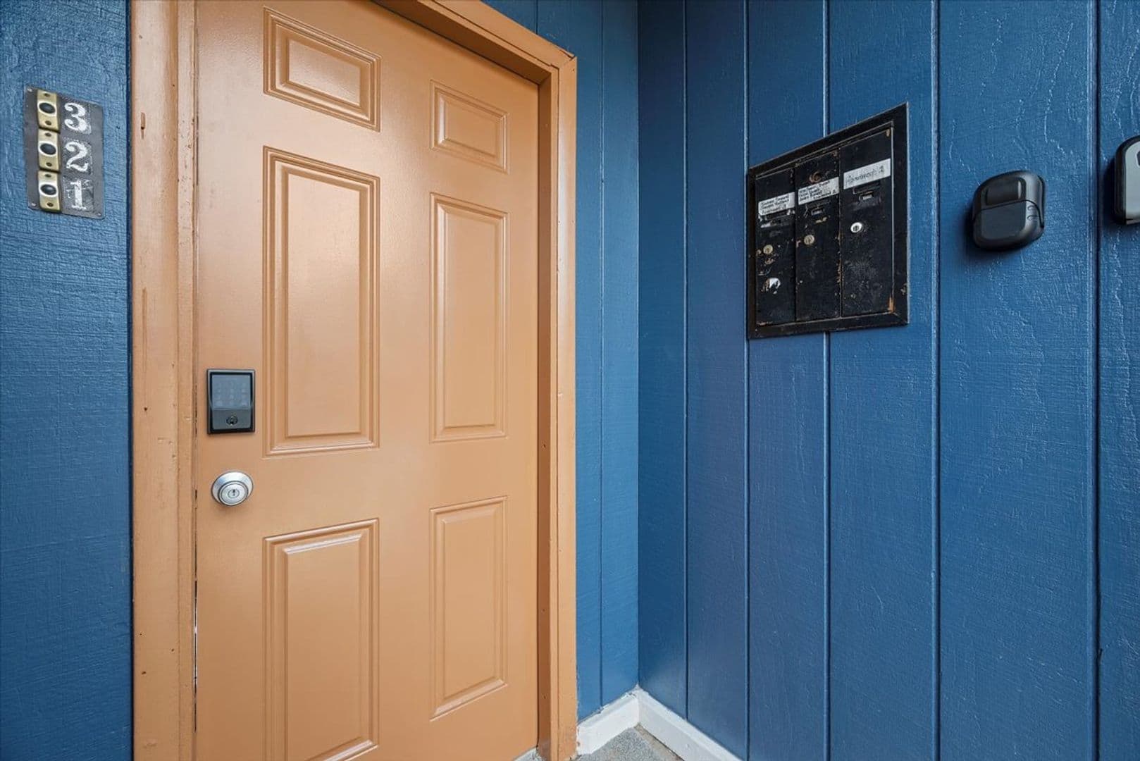 Pittsburgh Apartment: 612 North Saint Clair Street