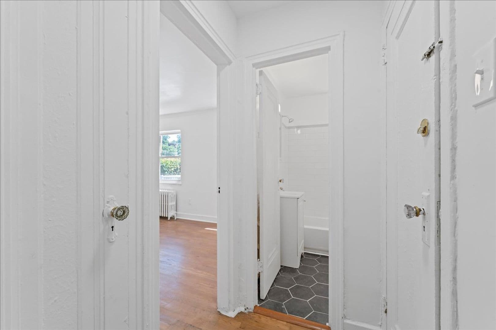 Pittsburgh Apartment: 3847-3849 Beechwood Blvd