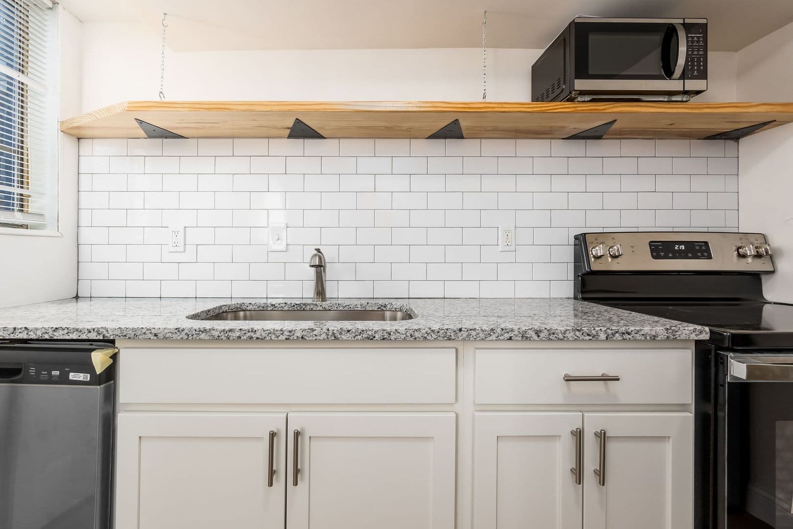Columbus Apartment: 835 East Mithoff Street