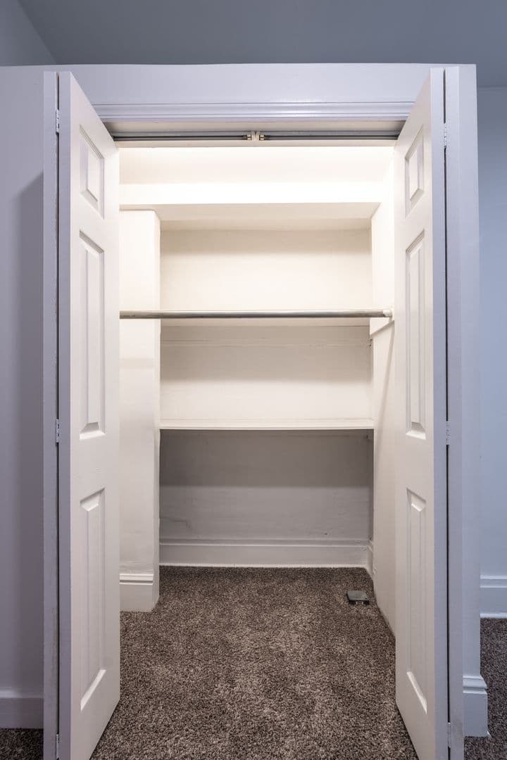 Pittsburgh Apartment: 519 North Euclid Avenue