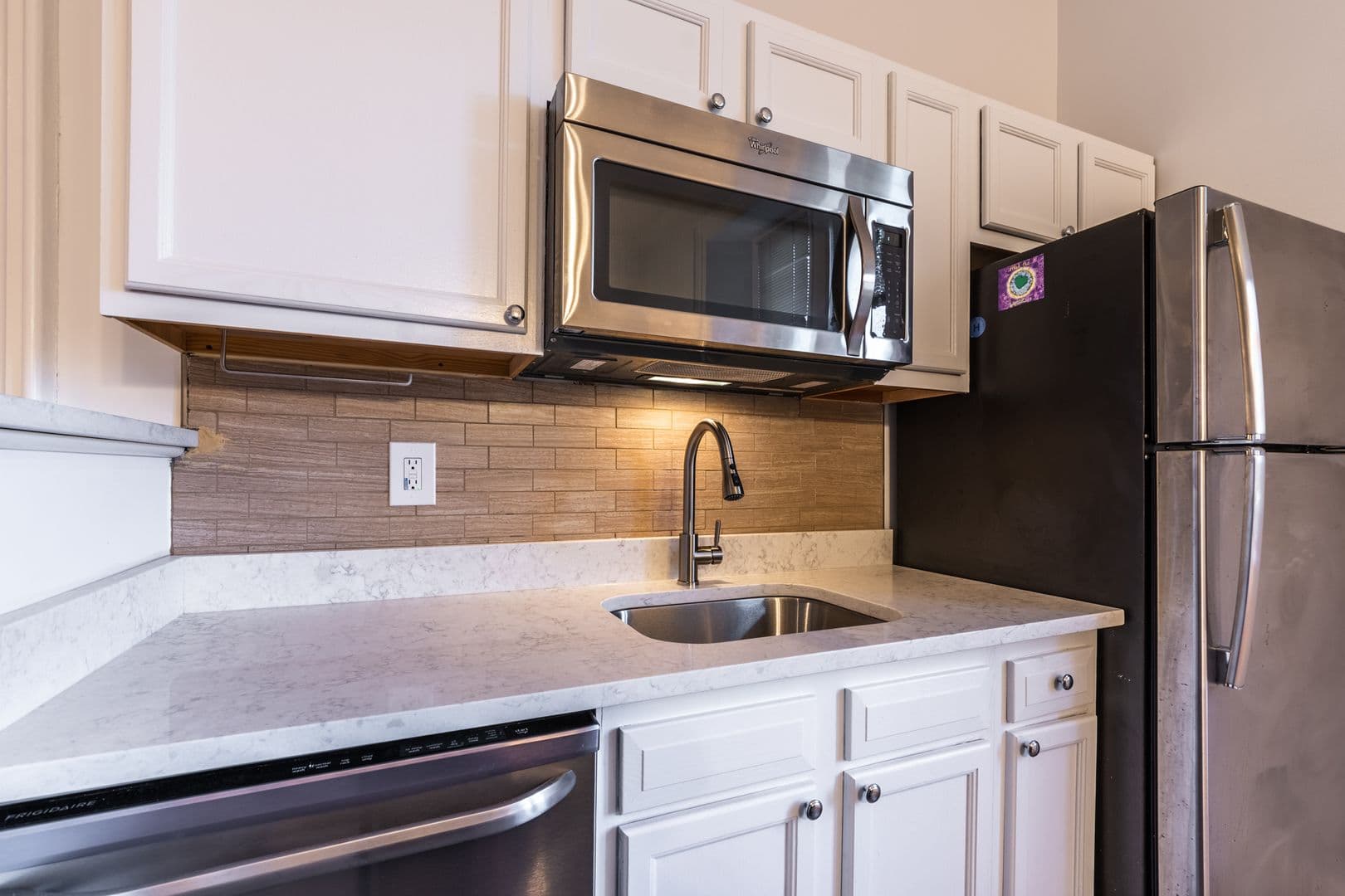 Pittsburgh Apartment: 1516 Warren Street