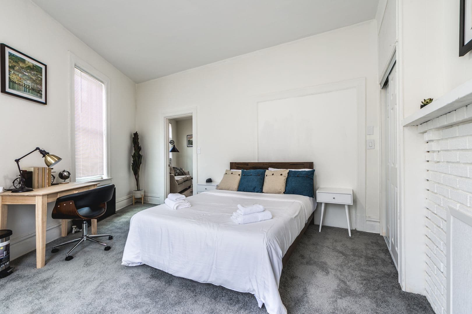 Pittsburgh Apartment: 4913 Yew Street