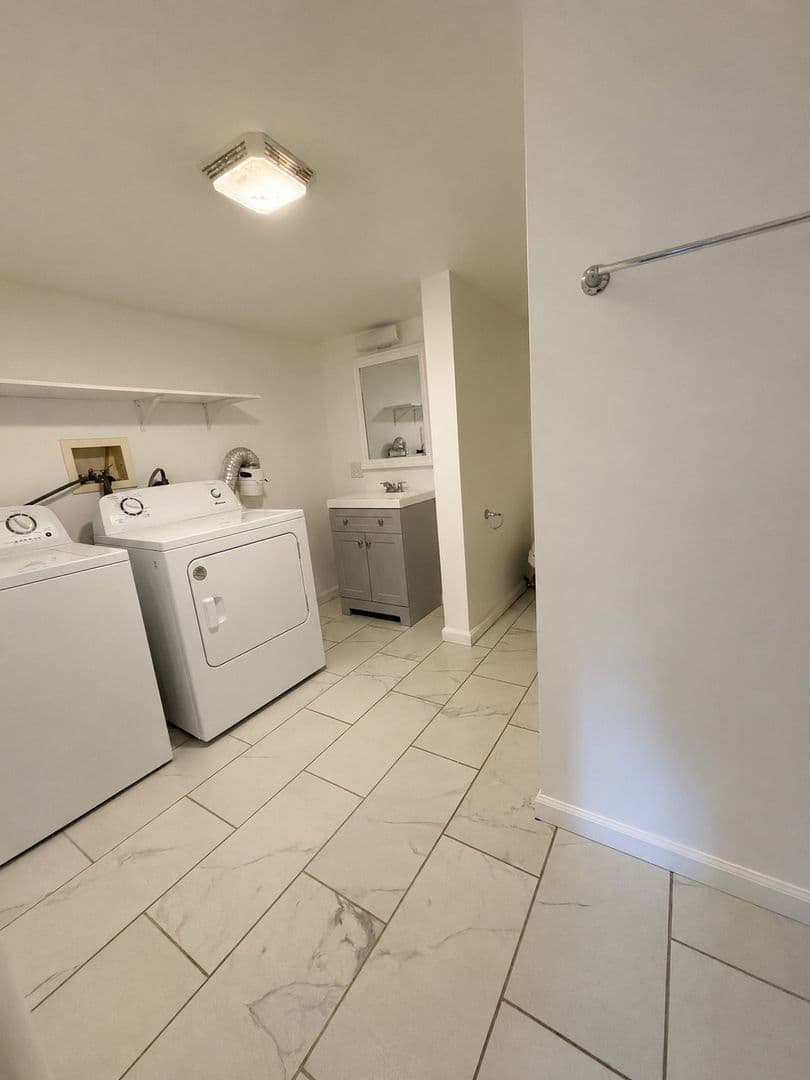 Pittsburgh Apartment: 4415 Garwood Way