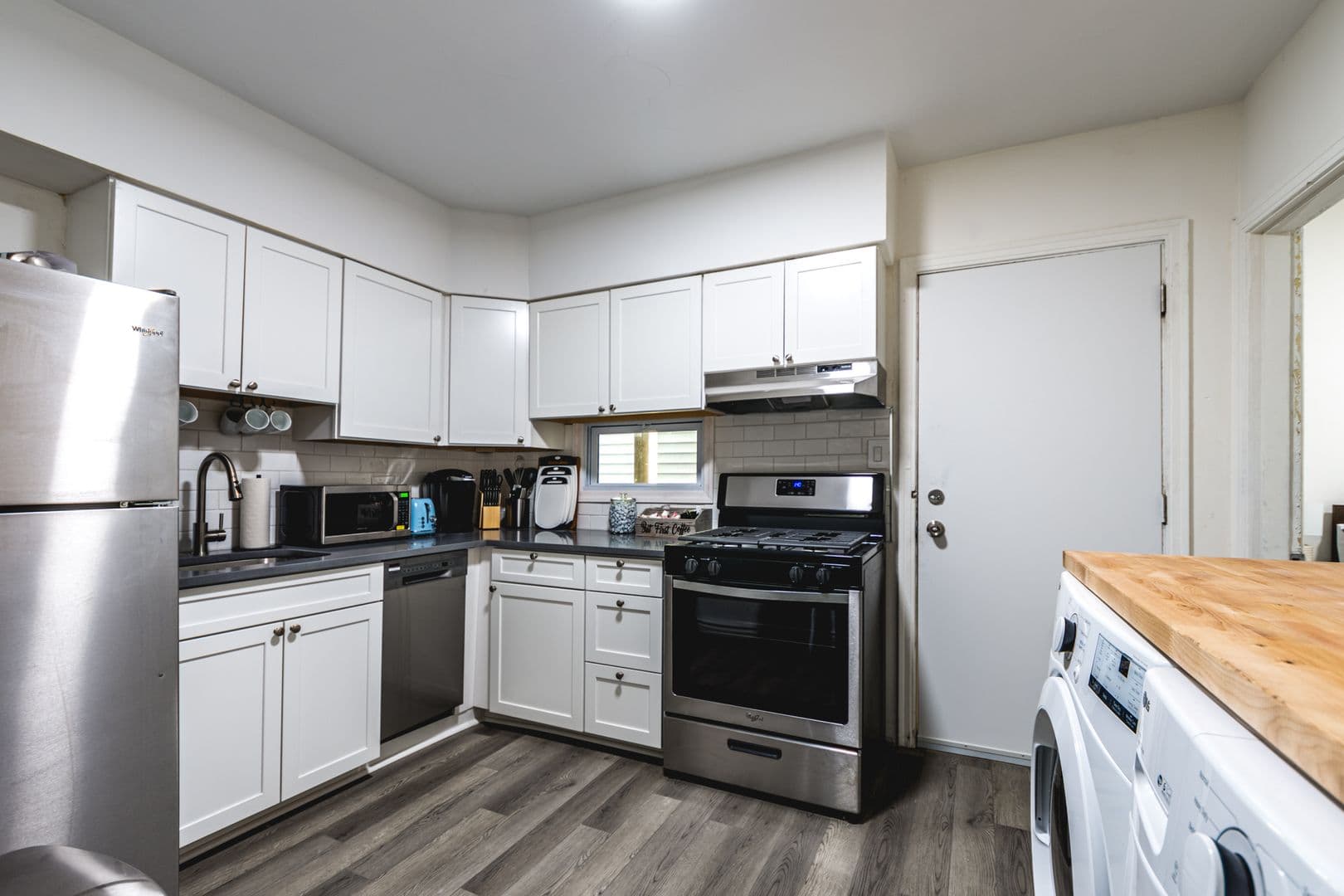 Pittsburgh Apartment: 4913 Yew Street