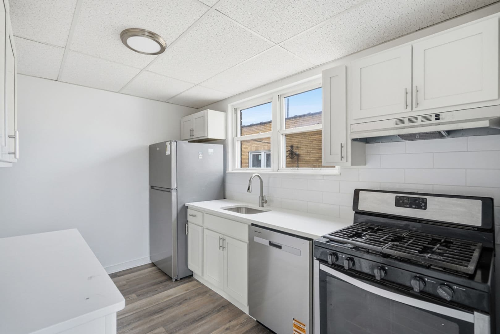 Homestead Apartment: 126 W 9th Avenue