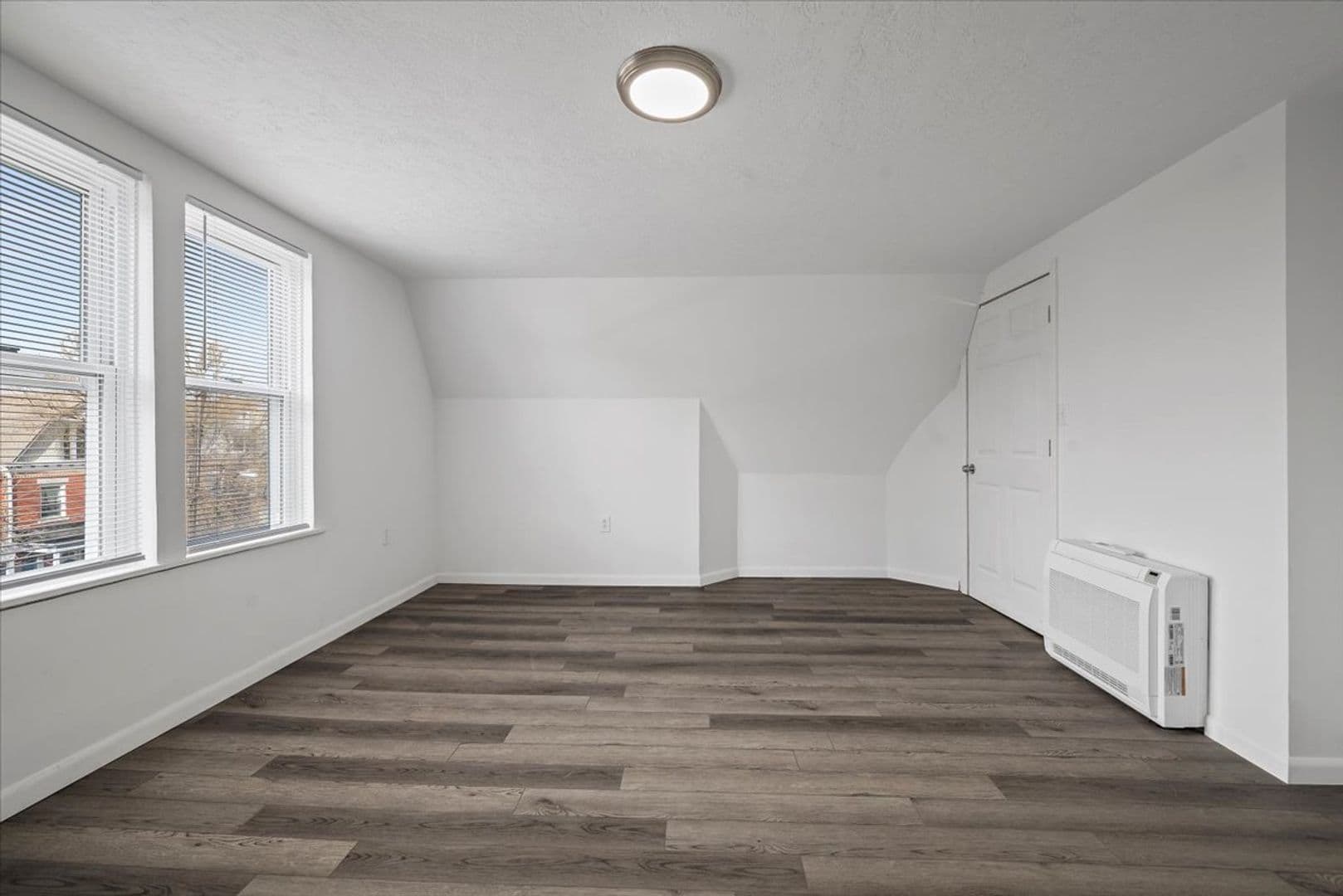 Pittsburgh Apartment: 612 North Saint Clair Street
