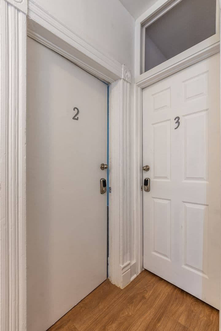 Pittsburgh Apartment: 519 North Euclid Avenue