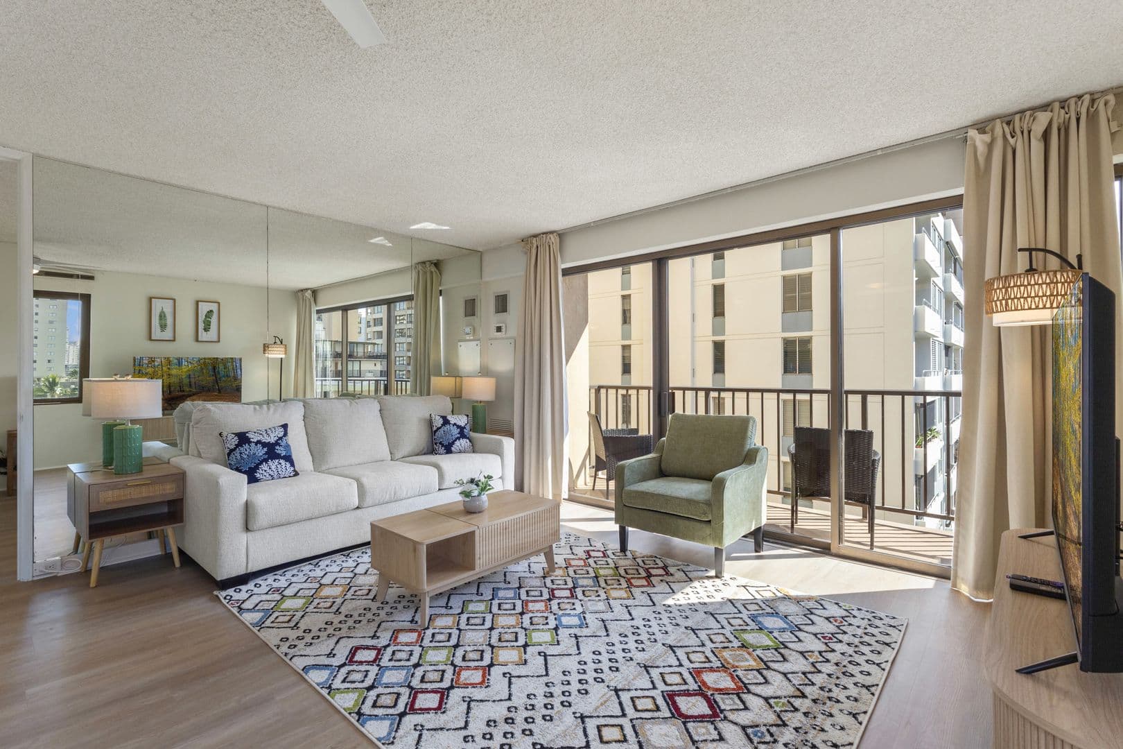 Honolulu Condo: 2140 Kuhio Ave
