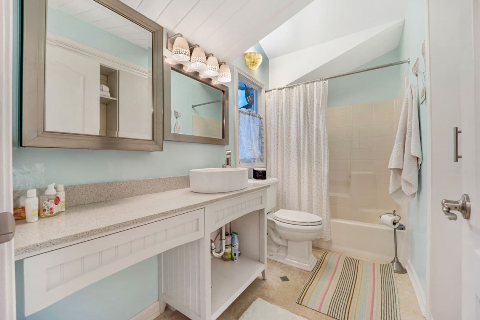 Kailua House: 1272 Aupupu Pl
