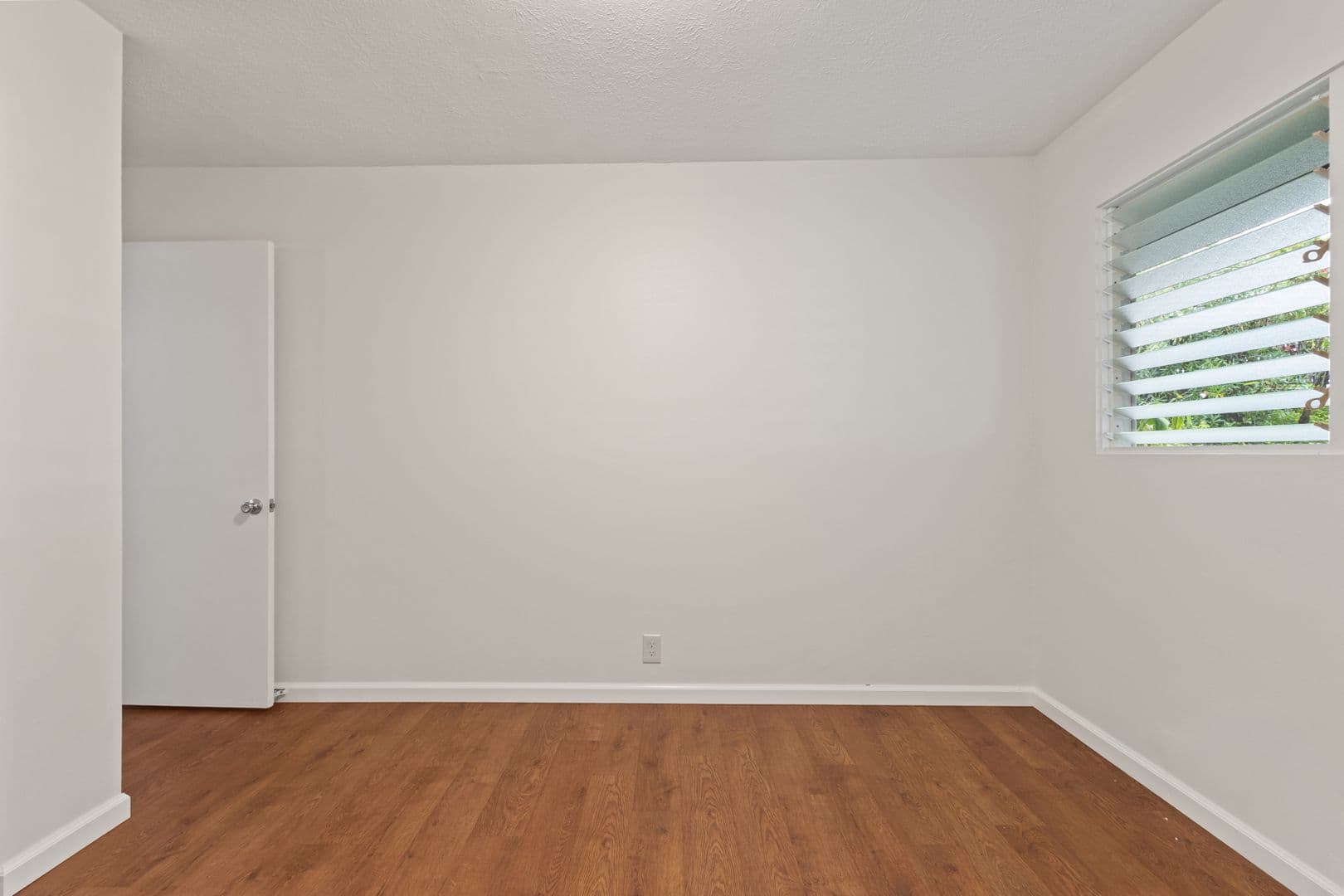 Honolulu House: 2218 Halekoa Dr