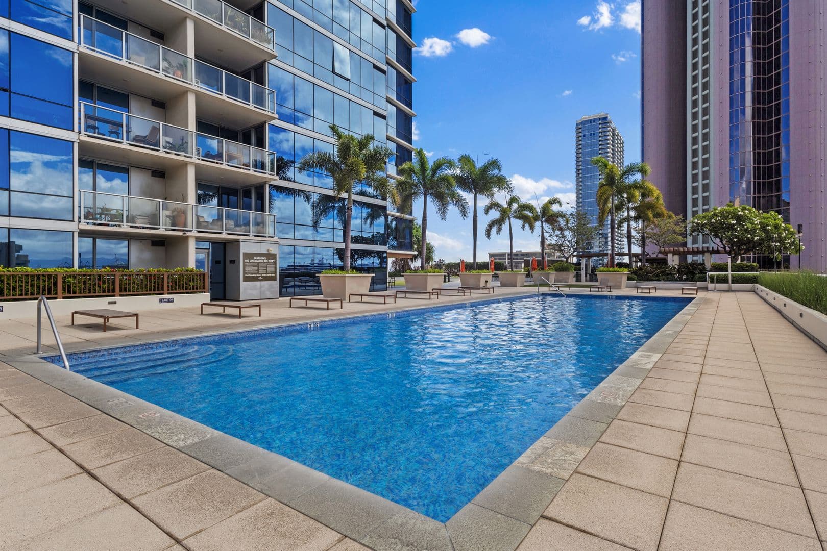 Honolulu Condo: 555 South St. Apt. 2711