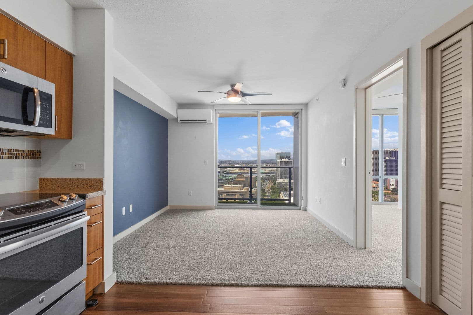 Honolulu Condo: 555 South St. Apt. 2711
